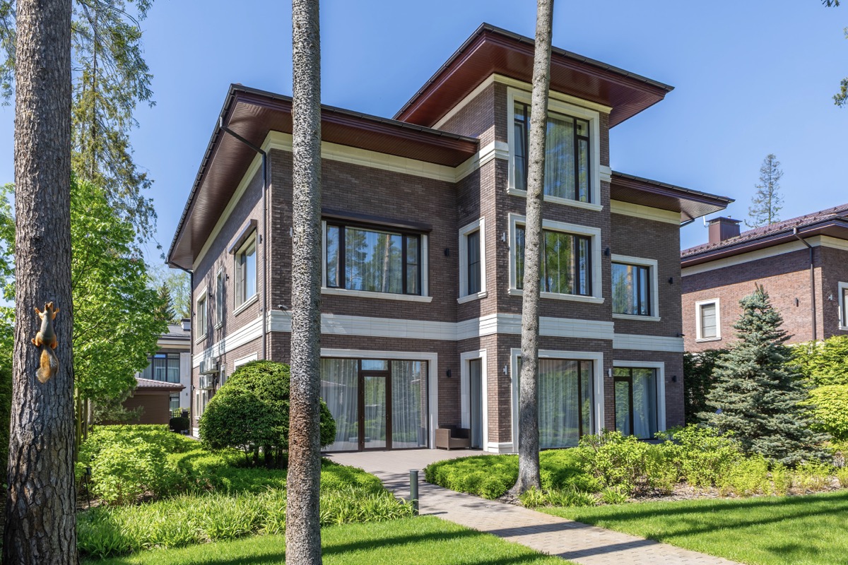 Загородная резиденция для большой семьи в отличной локации